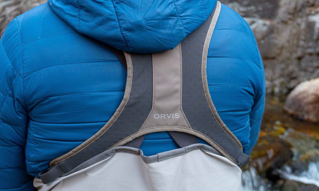 The Orvis Fly Fishing Chest Bag The Orvis Fly Fishing Chest Bag
Has a strap system made of foam and mesh and has a D-ring made of the net on the top back. Compatible with the Bug-Out Backpack so that it can be put on the front straps of the backpack.