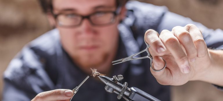 Best Fly Tying Kit For Beginners – 2024